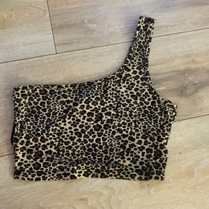 one strap leopard print cropped top